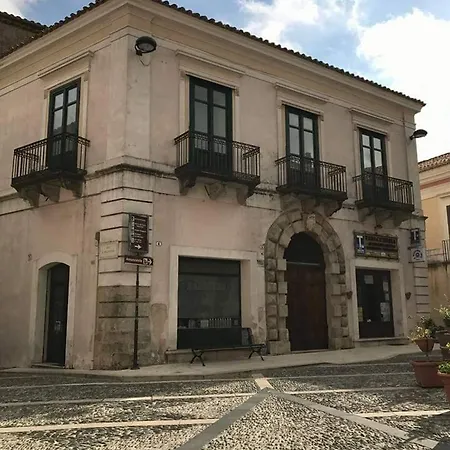 Palazzo Migliaccio * Gerace